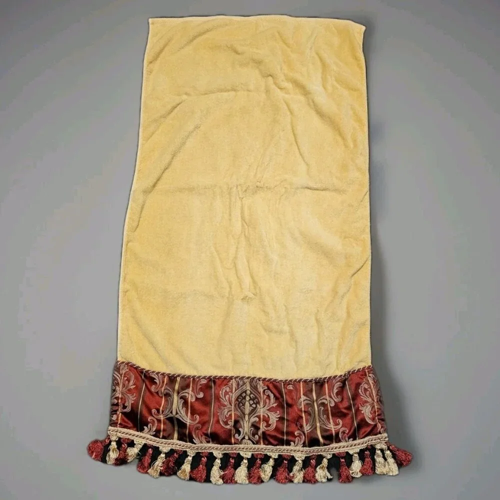 Croscill Elegant Burgundy And Gold Tasseled Bath Towel 48x25